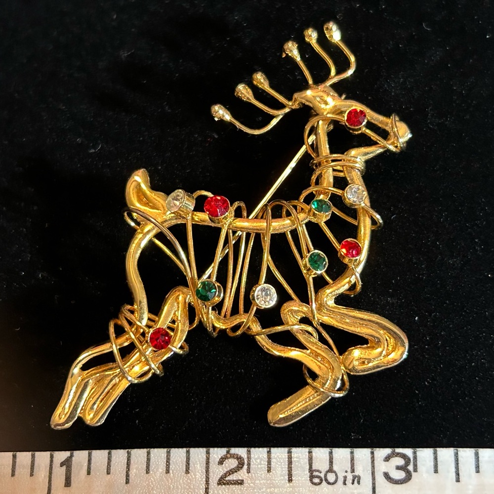 Wire And Rhinestone Reindeer Brooch In Gold Tone